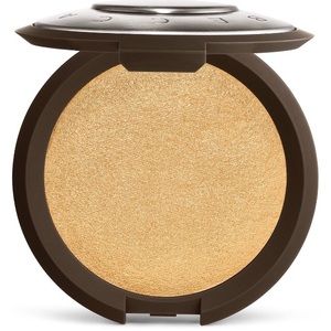 Becca highlighter in Prosecco Pop